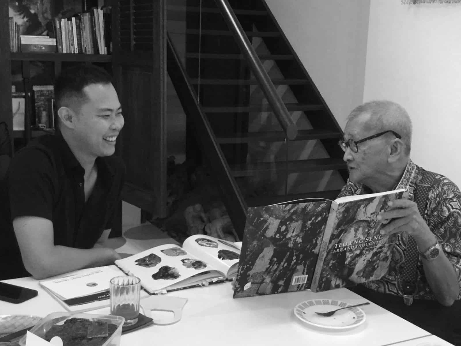 Jefferson Jong (left) meeting iconic Singaporean sculptor Teo Eng Seng at his gallery. Image credit: Jefferson Jong.