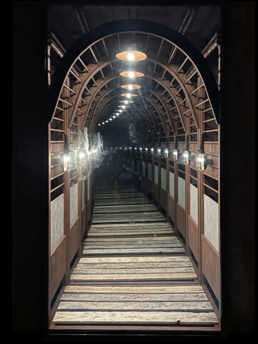 Mark O. Justiniani, Portal, 2017. Mirrors, Lights, and Wood